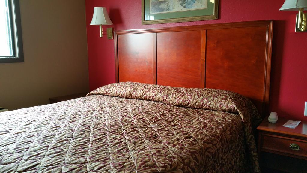 Rodeway Inn מיטשל מראה חיצוני תמונה