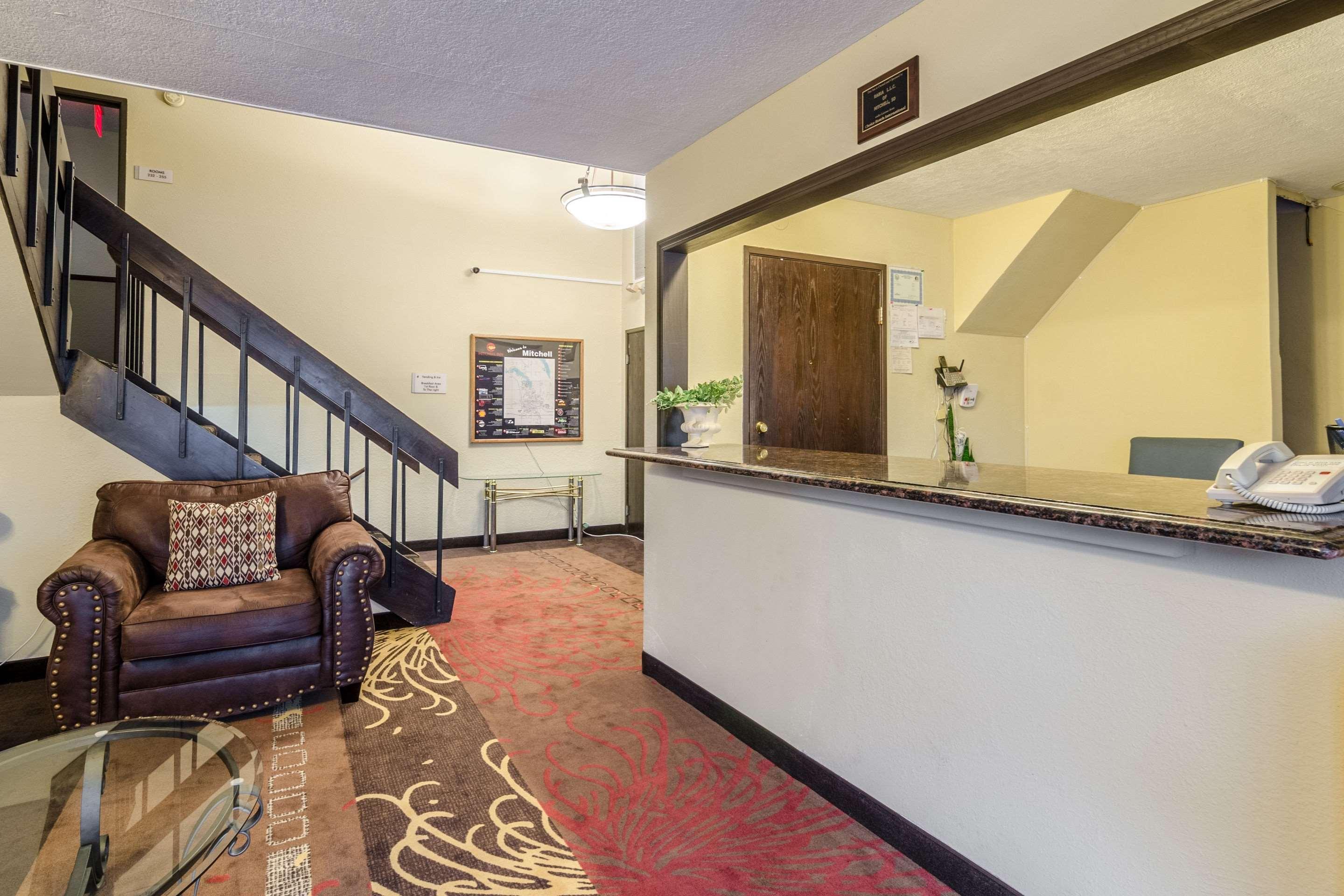 Rodeway Inn מיטשל מראה חיצוני תמונה