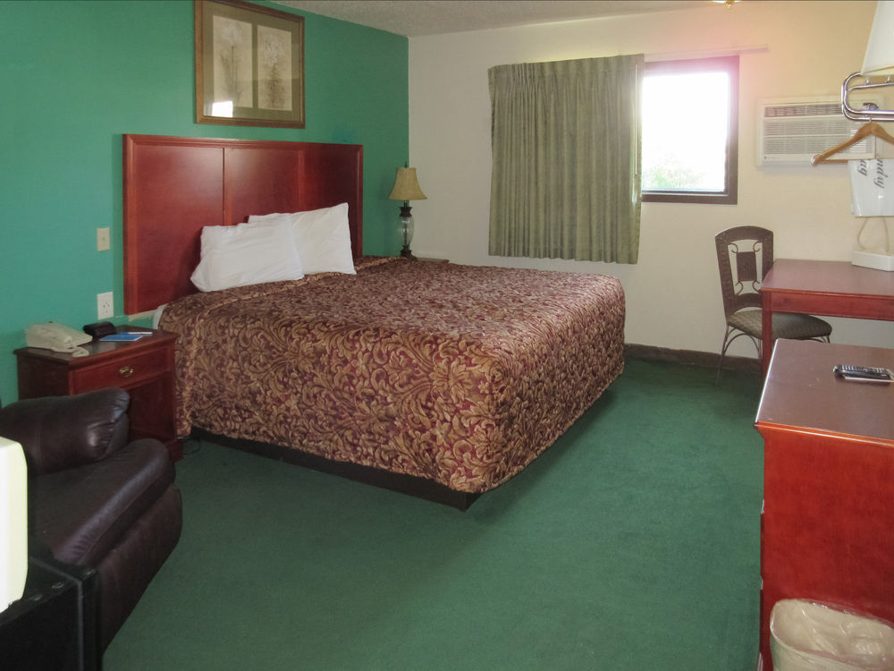 Rodeway Inn מיטשל מראה חיצוני תמונה