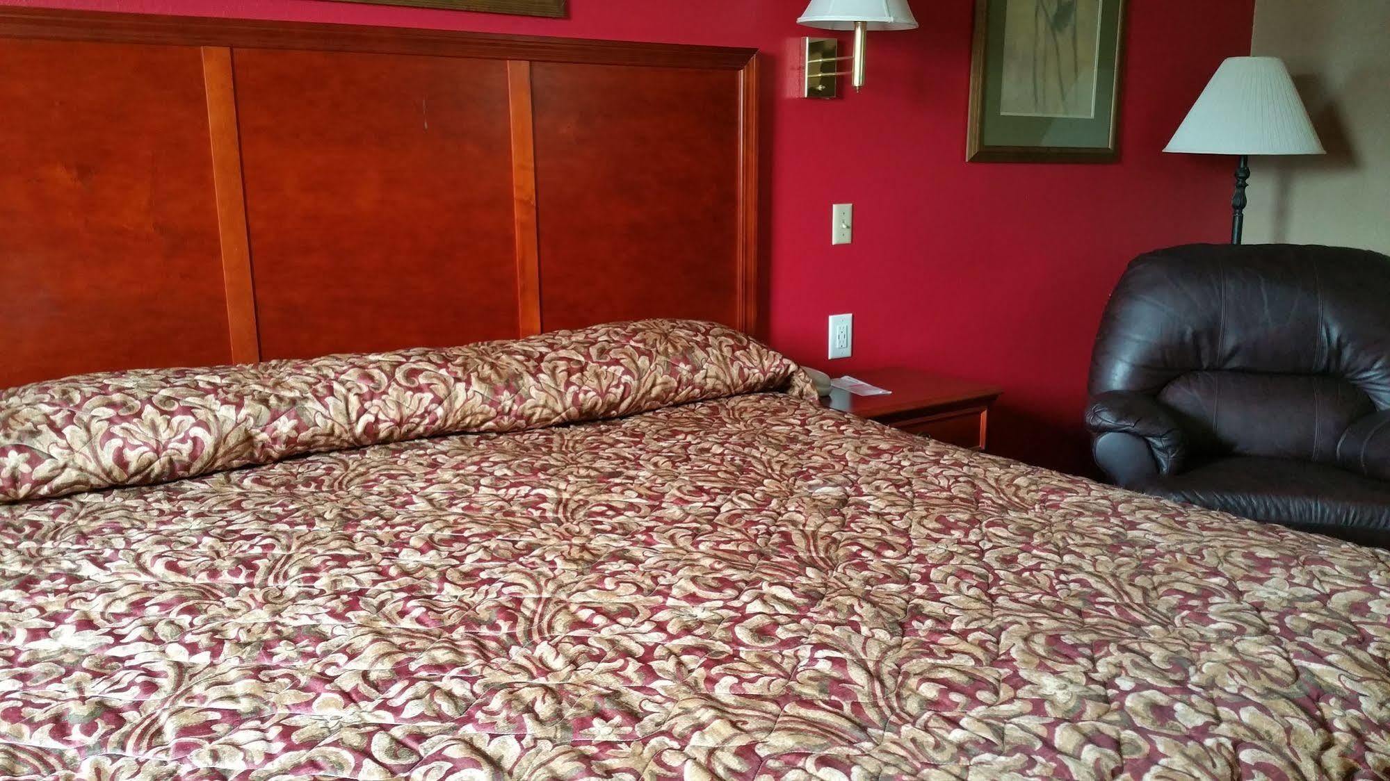 Rodeway Inn מיטשל מראה חיצוני תמונה